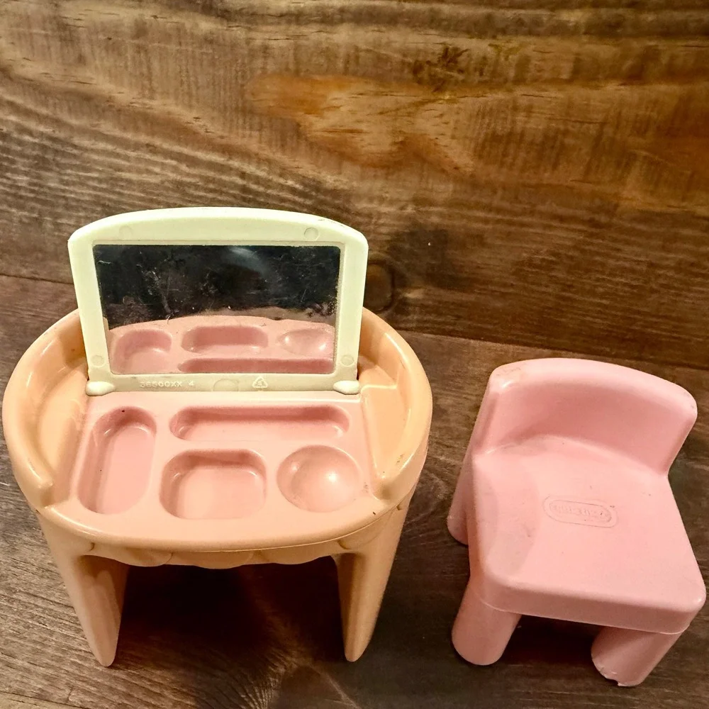 Vintage Little Tikes Dollhouse Furniture Peach Vanity with Mirror and Pink Chair